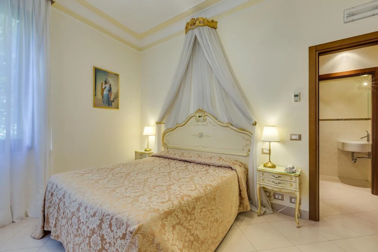 Hotel At Leonard Venecia